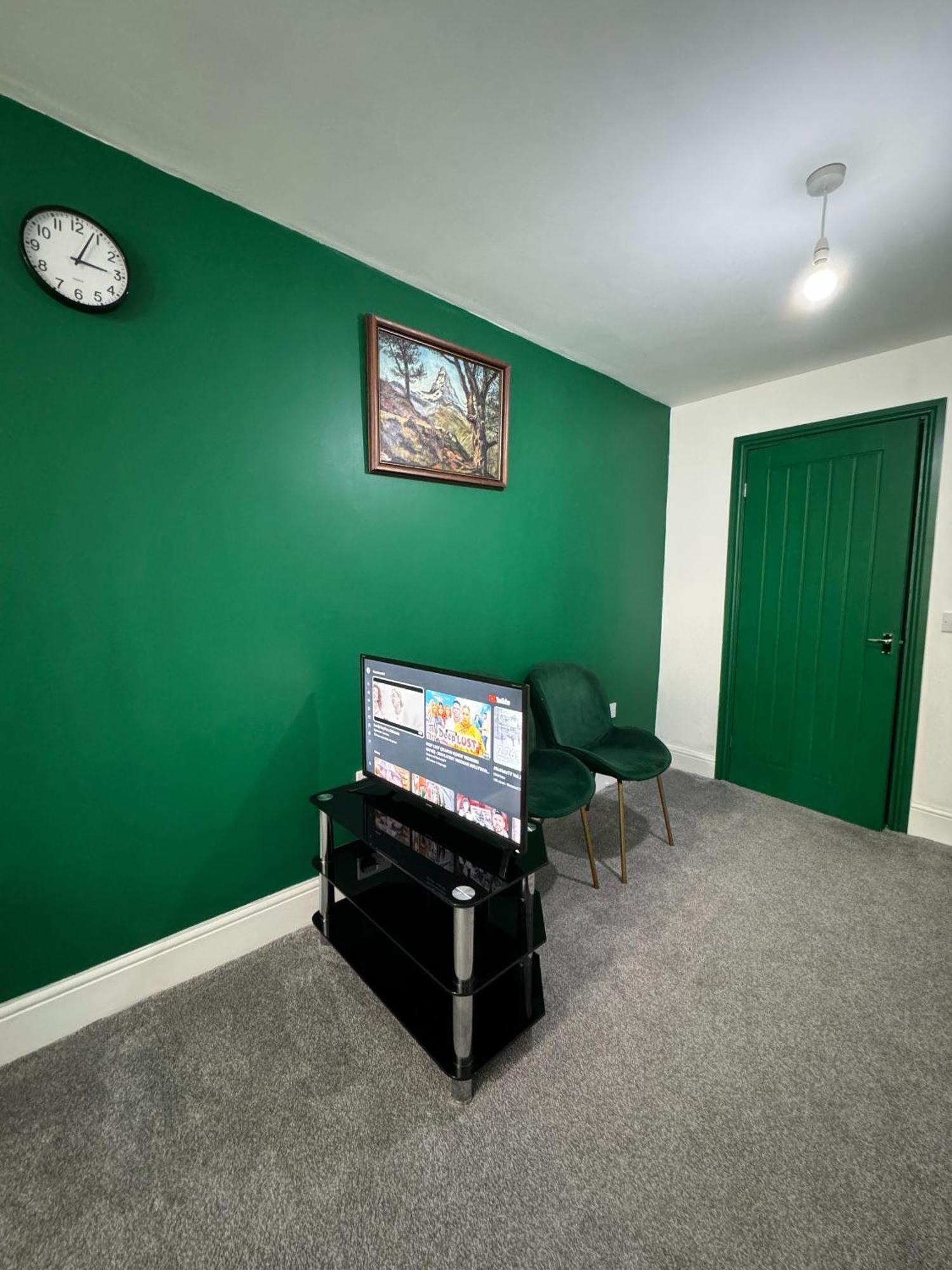 Ur Place Failsworth Экстерьер фото