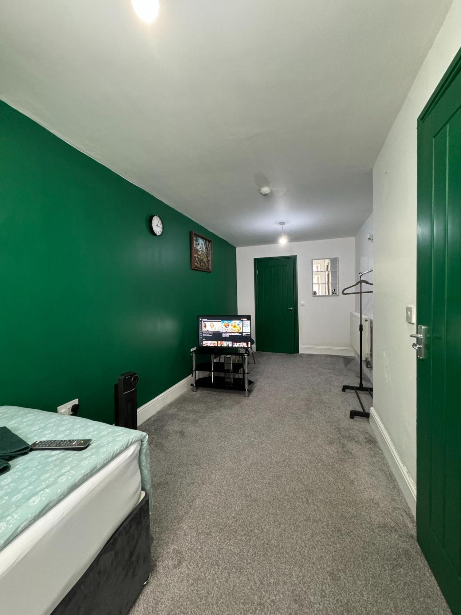 Ur Place Failsworth Экстерьер фото